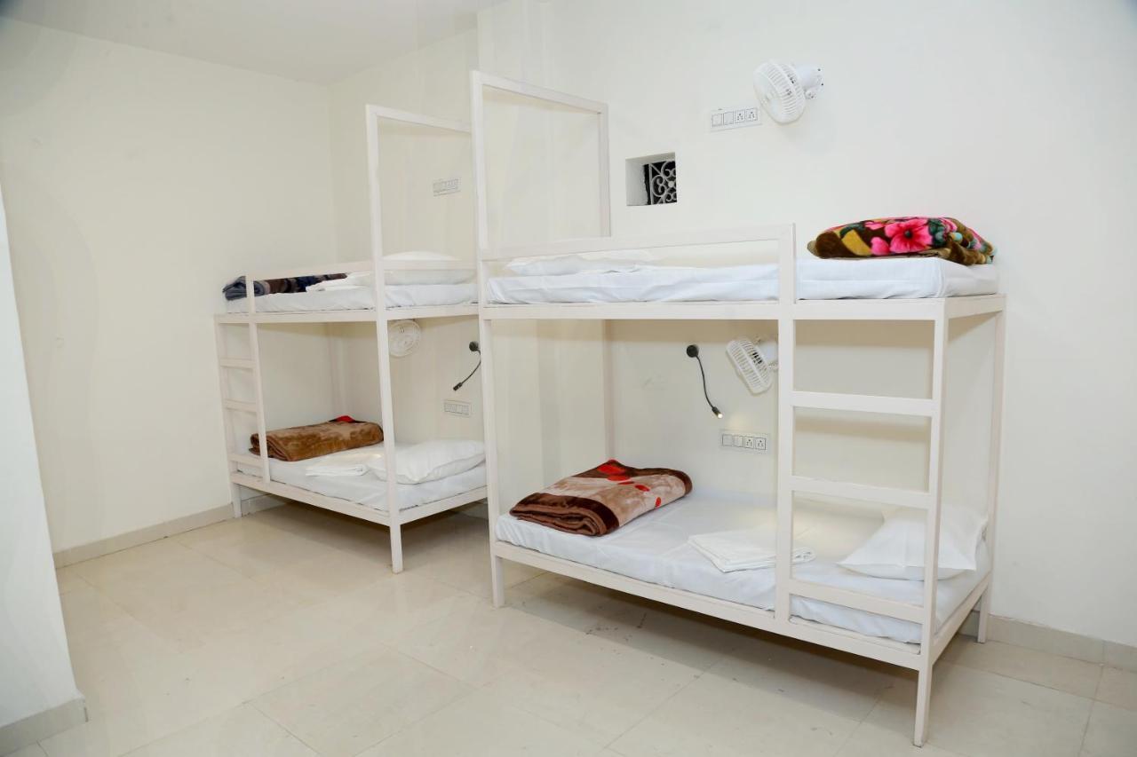 The Charlie'S Hostel นิวเดลี ภายนอก รูปภาพ