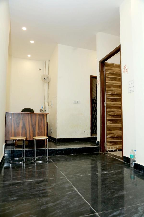 The Charlie'S Hostel นิวเดลี ภายนอก รูปภาพ