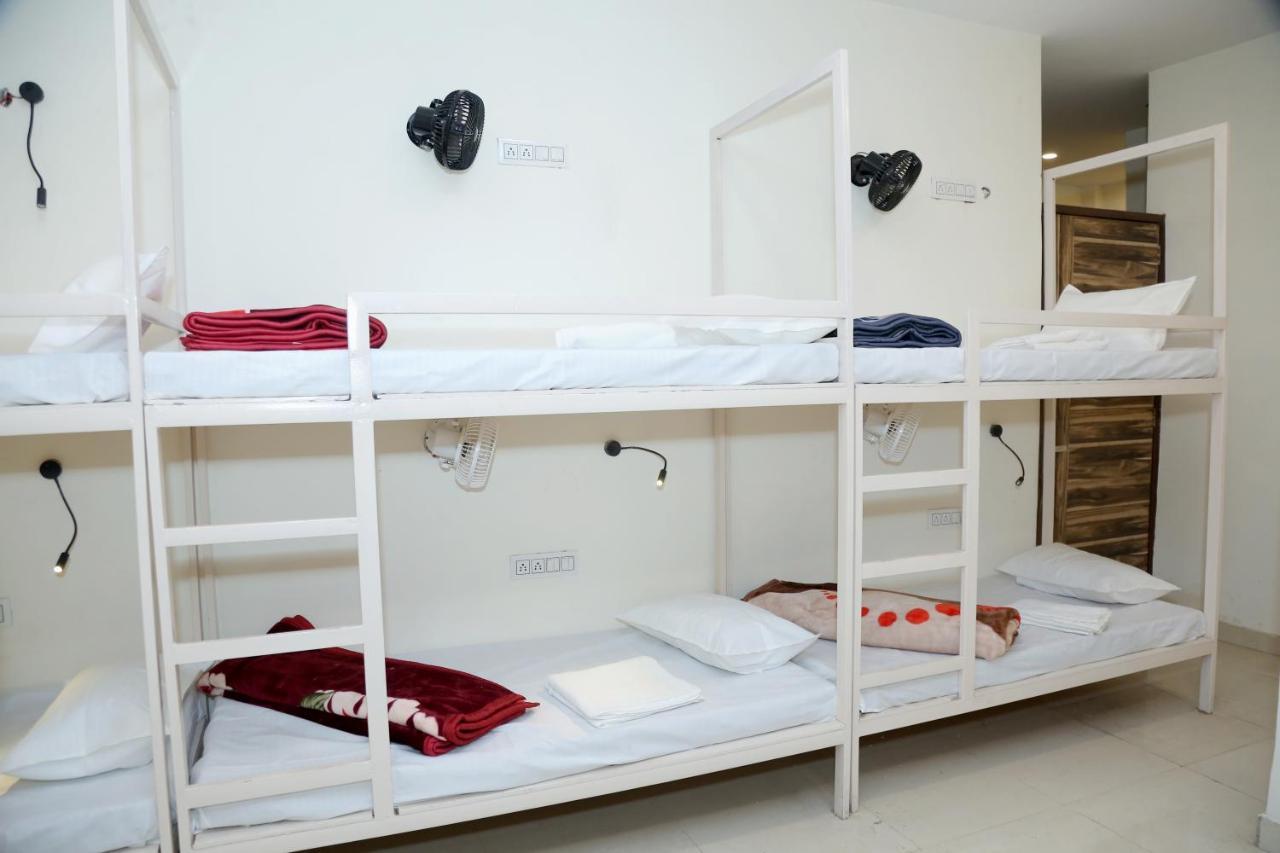 The Charlie'S Hostel นิวเดลี ภายนอก รูปภาพ