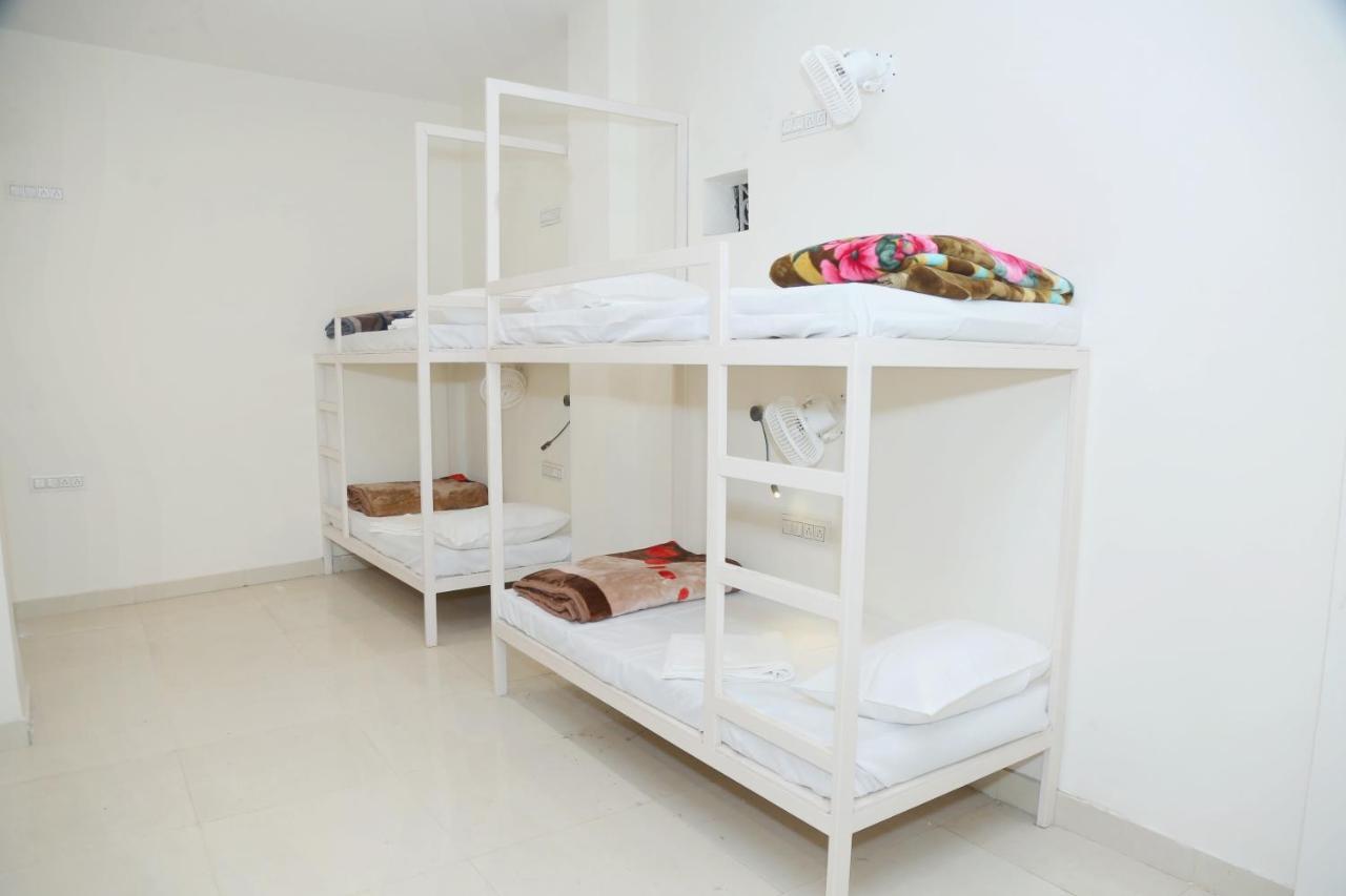 The Charlie'S Hostel นิวเดลี ภายนอก รูปภาพ